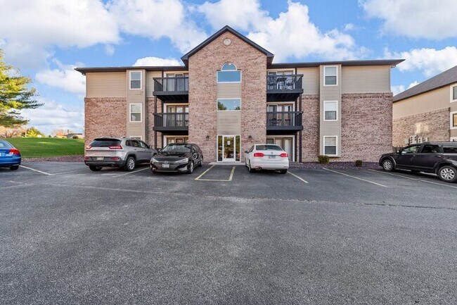Building Photo - 1317 Esic Dr