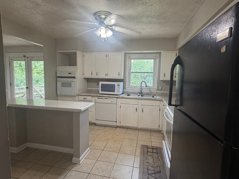 Building Photo - 3056 Dale Hollow Dr