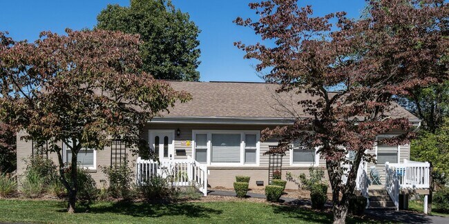 Building Photo - 487 Kentucky Ave