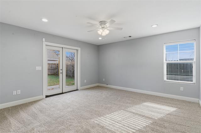 Building Photo - 1004 S Armstrong Ave