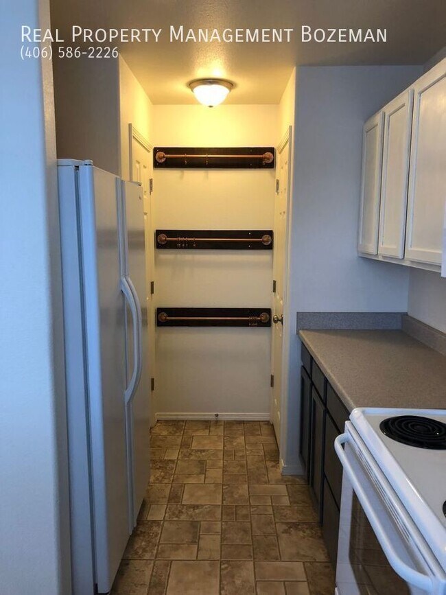 Building Photo - 1112 Longbow Ln