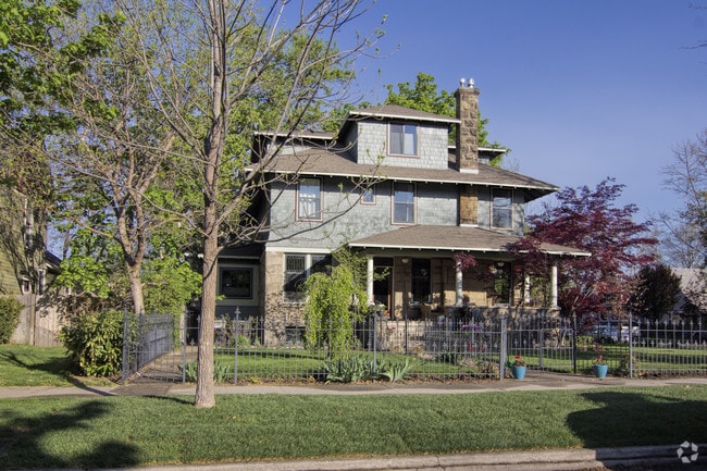 Building Photo - Marks House Apartments