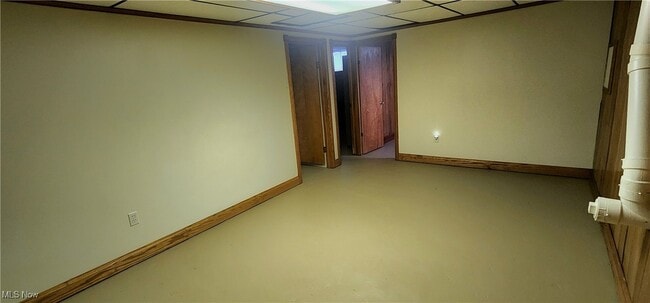 Building Photo - 9090 Radcliffe Rd