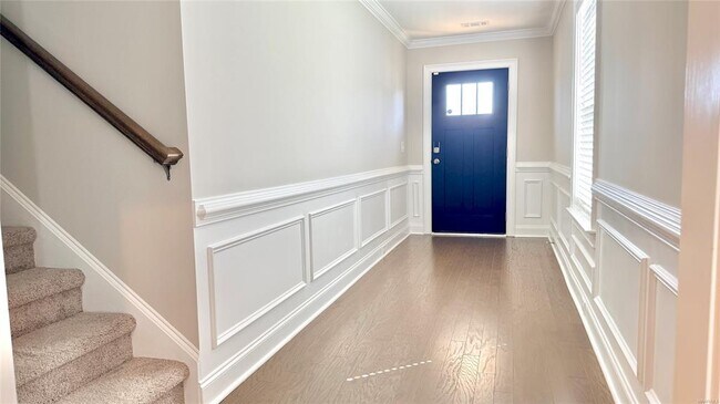 Building Photo - 1219 McClain Dr