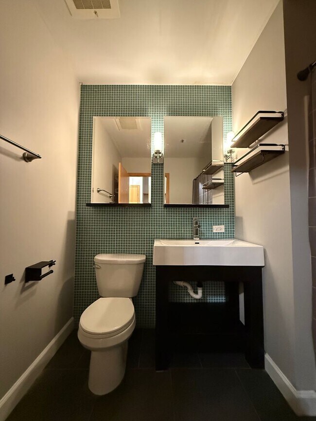 Building Photo - Bonnie Jean Flats