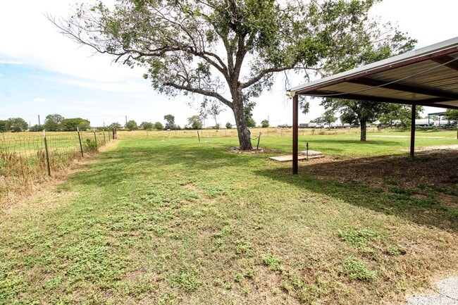 Building Photo - 17673 Interstate 35 Access Rd