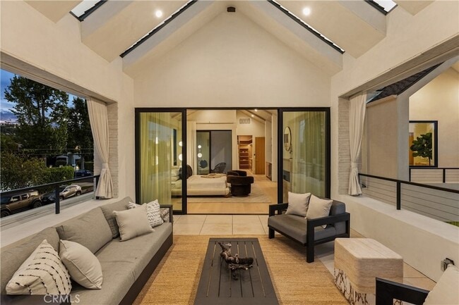 Building Photo - 5006 Enfield Ave