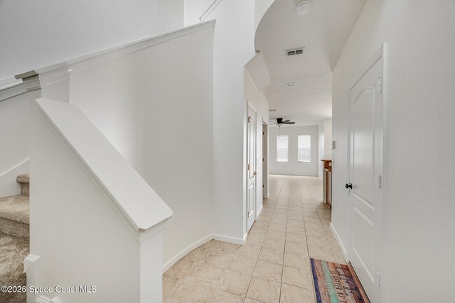 Building Photo - 733 Ventura Dr