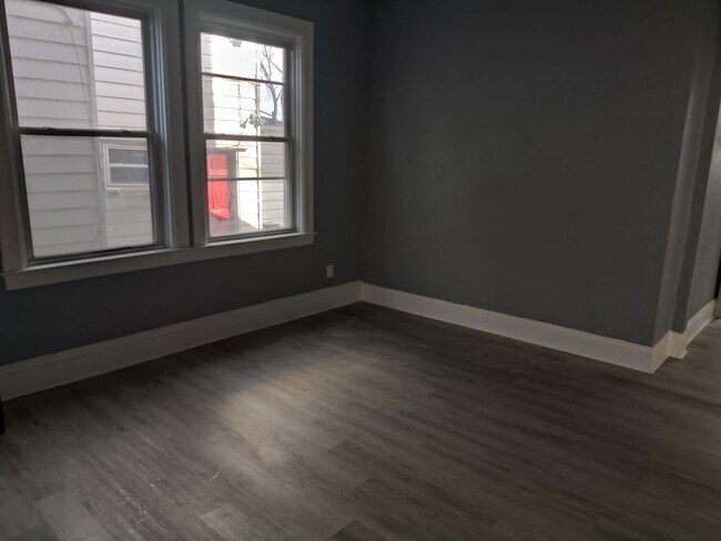 Building Photo - 121 Cohassett St