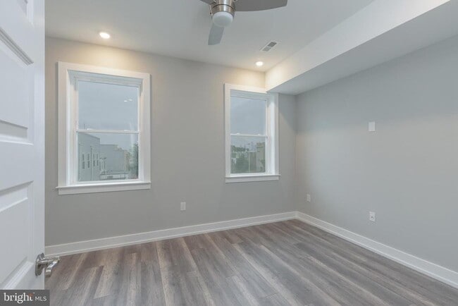 Building Photo - 139 W Huntingdon St