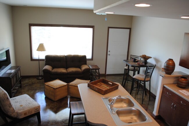 Building Photo - Williow Trail