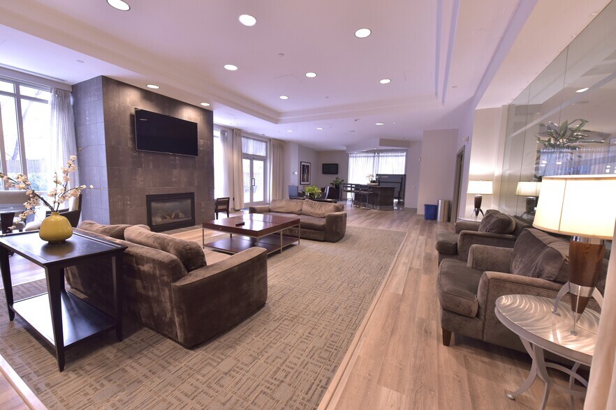 Building Photo - 880 N Pollard St