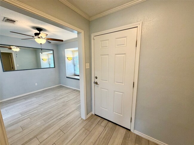 Building Photo - 19335 Diversion Dr