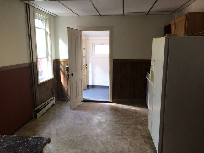 Building Photo - Three bedroom in Columbia