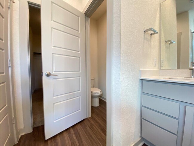 Building Photo - 5121 Vanner Path