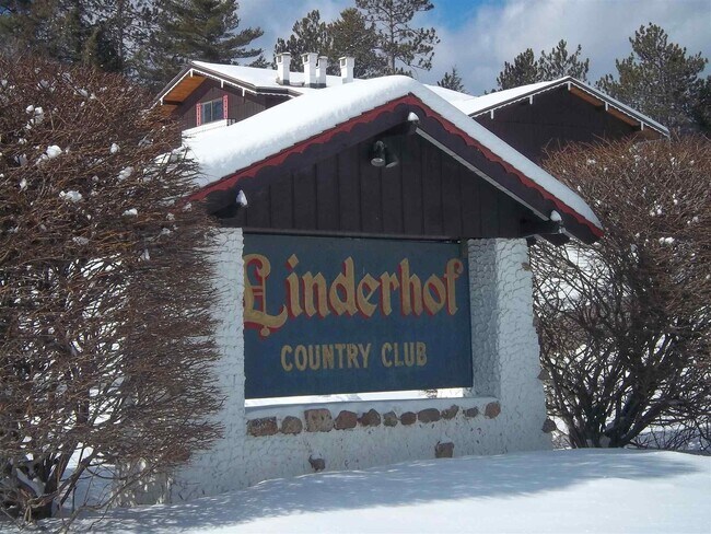 Building Photo - 44 Linderhof Golf Course Rd