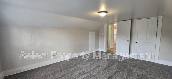 Building Photo - 611 1/2 Prospect Ave