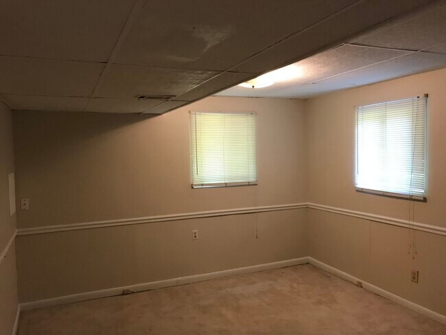 Building Photo - 3549 Rocky Hill Ter