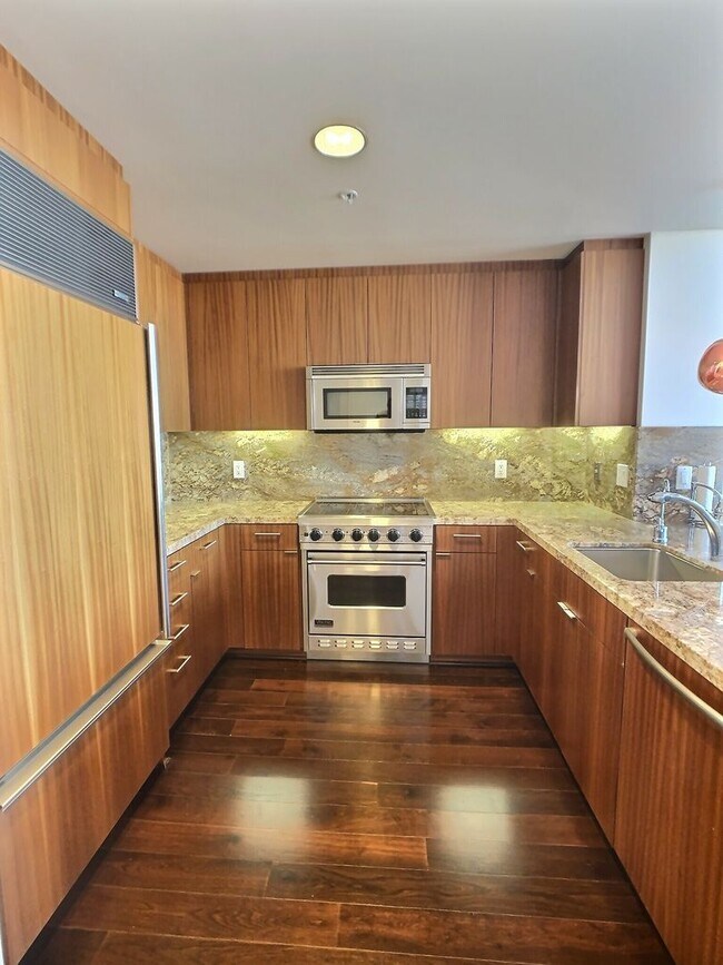 Building Photo - Luxury 1 Bedroom Condo at Axis on the 20th Floor – Custom Finishes Throughout, Beautiful Views!