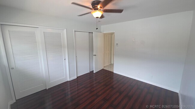 Building Photo - 4421 Poinciana St