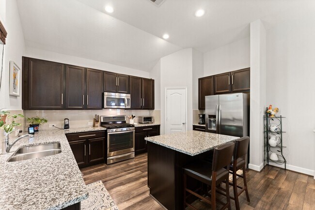 Building Photo - 1918 Elkington Cir