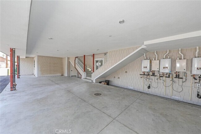 Building Photo - 376 Cliff Dr