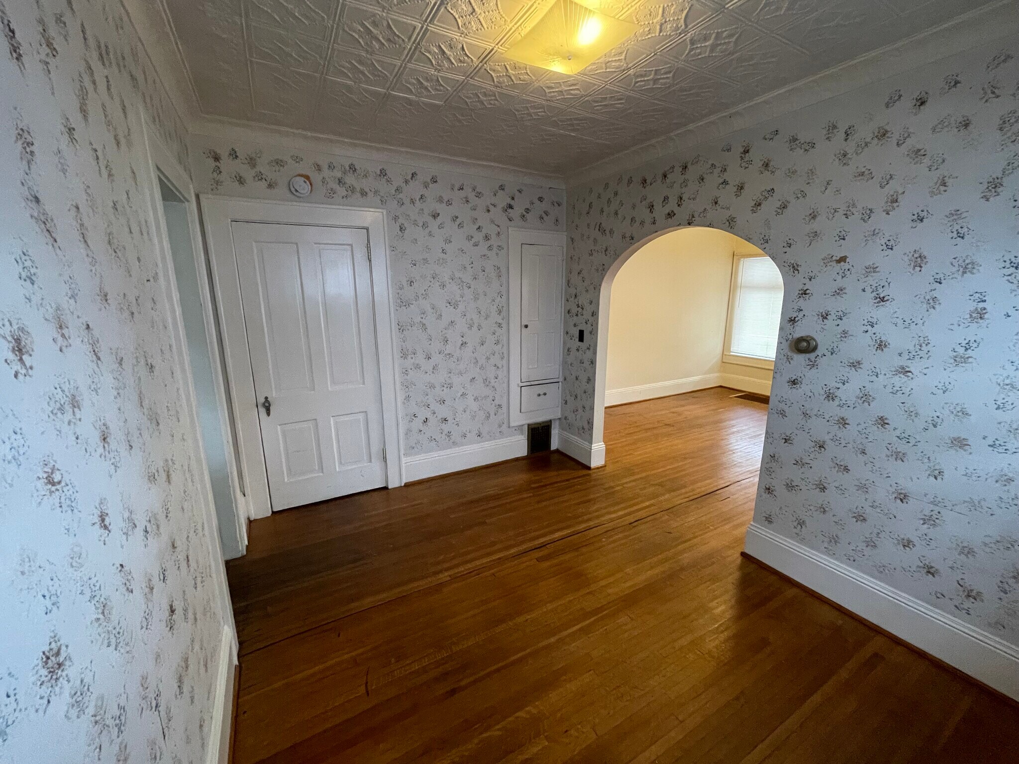 Building Photo - 411 W Sullivan St