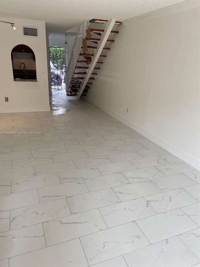 Building Photo - 15389 S Dixie Hwy