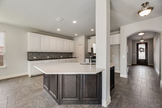 Building Photo - Charming 4-Bedroom plus office Home in Kreymer Estates