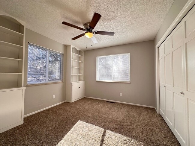 Building Photo - 2015 Pine Grove Ave