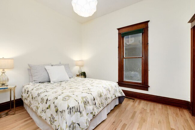Building Photo - Charming Old Town Louisville Bungalow with Solar & Carriage House!