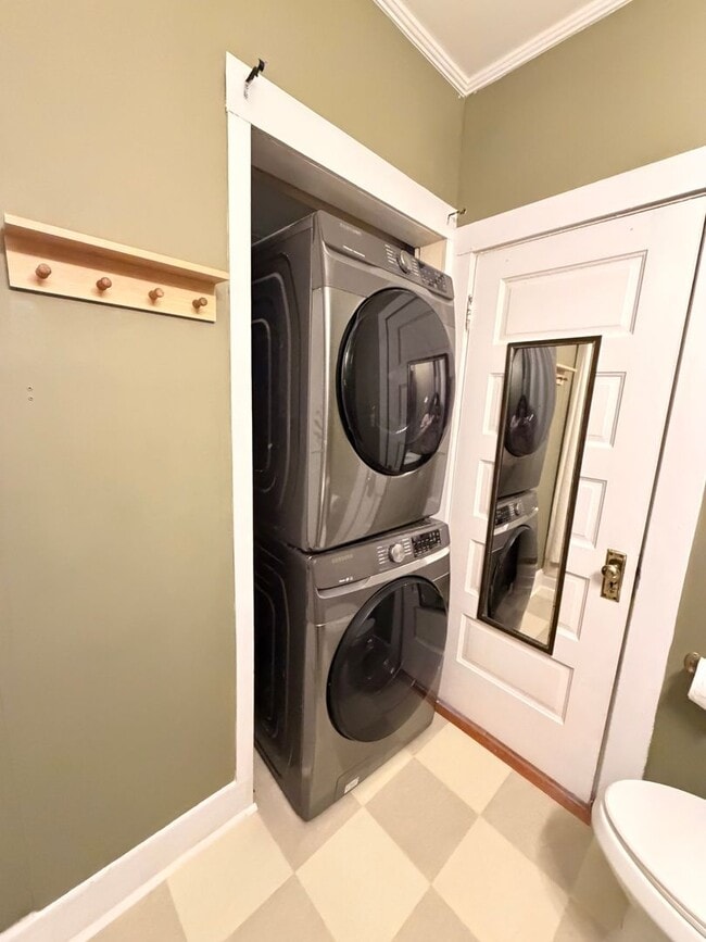 Building Photo - 3/1 House in Celanese $1,495