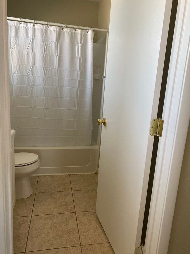 Building Photo - Remarkable totally renovated 2bed 2bath townhome is SW Las Vegas