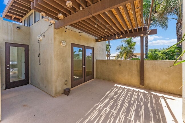Building Photo - 4870 Santa Cruz Ave