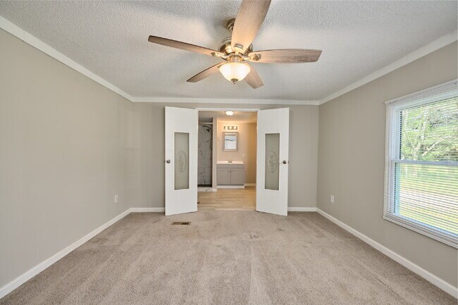 Building Photo - For Rent: 4+BR, 3BA
