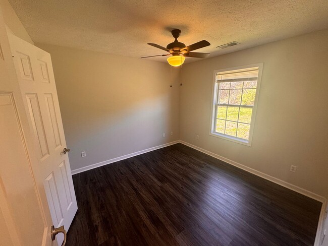 Building Photo - Williams Rd. Apartments