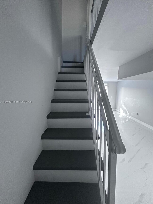 Building Photo - 3820 W 9th Way