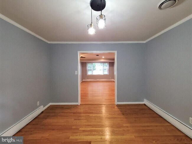 Building Photo - 4802 S Haven Dr