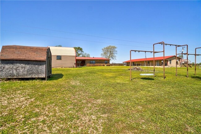 Building Photo - 980580 S Hwy 99