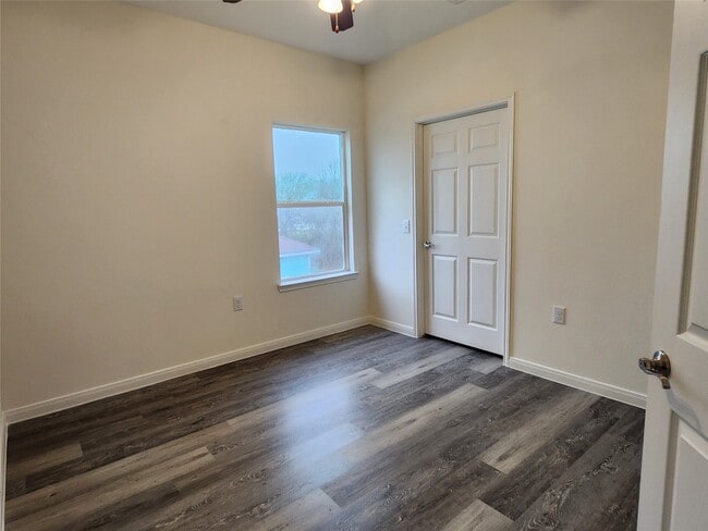 Building Photo - 6202 Lacey Oak Dr