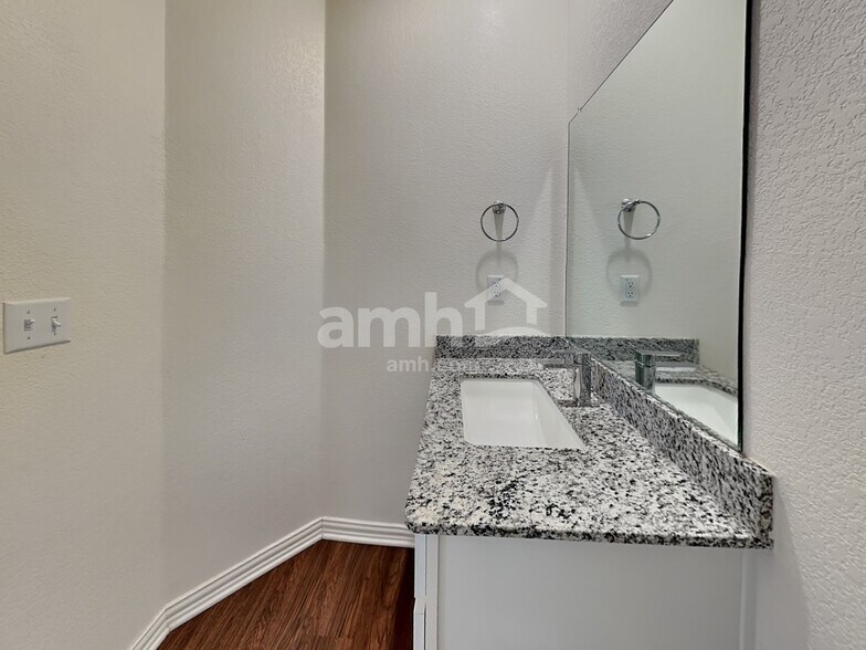Building Photo - 171 Pebble Creek Run