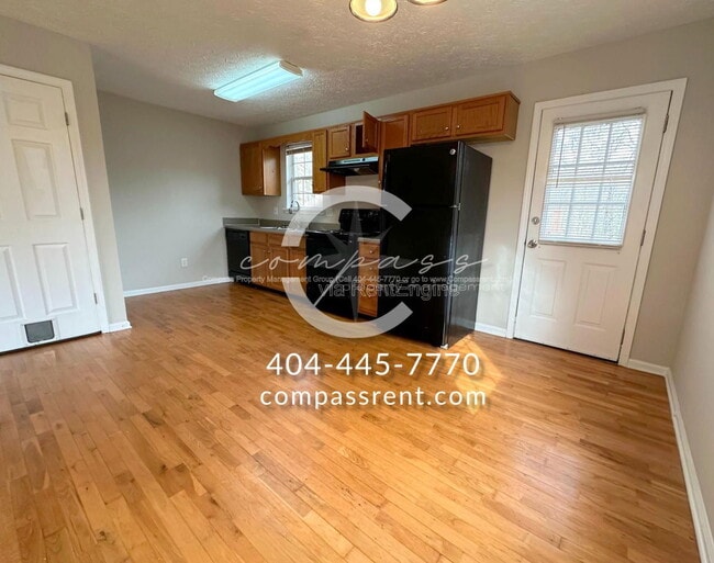 Building Photo - 484 Rustin Dr