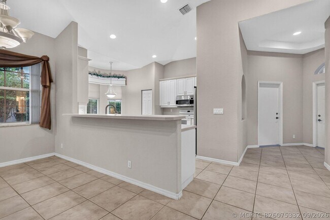 Building Photo - 2426 Sandy Cay