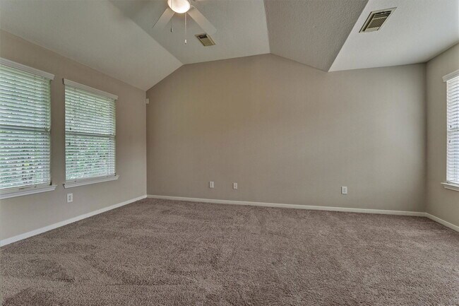 Building Photo - 83 Woodlily Pl