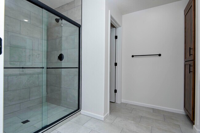 Building Photo - 2013 South St