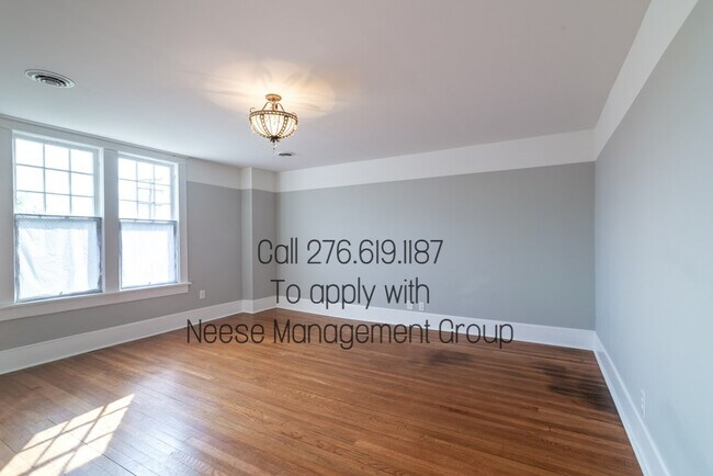 Building Photo - 809 Colonial Rd SW