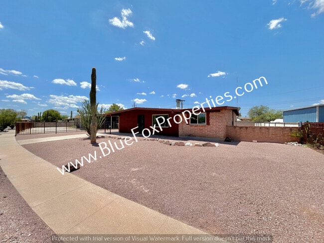 Building Photo - 4853 N Calle Harmonia