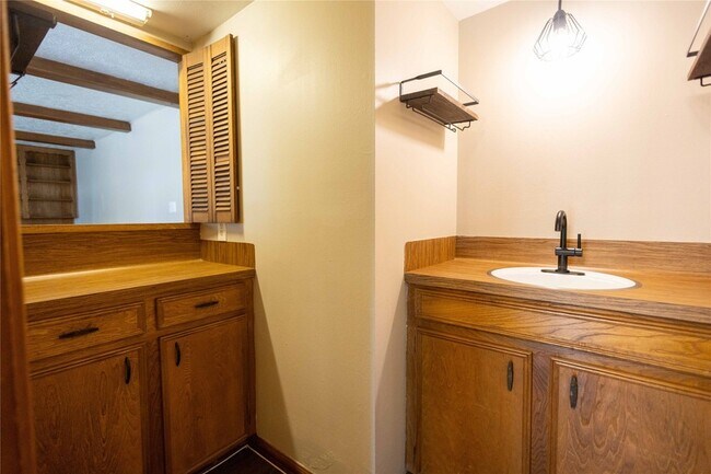 Building Photo - 27245 Kane Ln