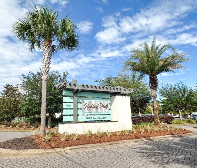 Building Photo - New, exclusive 3200 sq ft 4 bedroom/3.5bat...