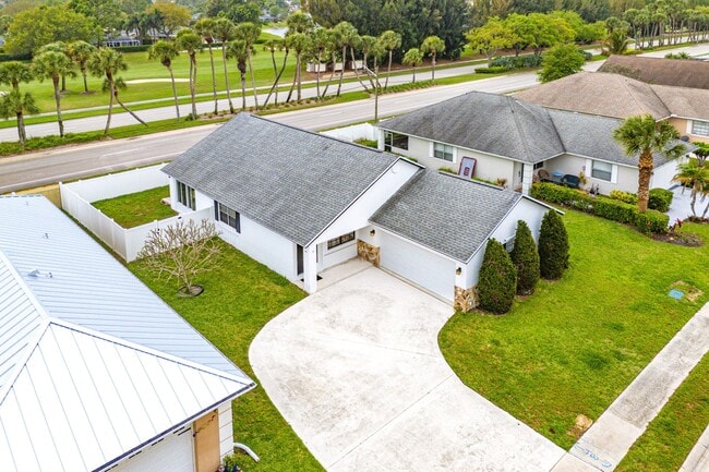 Building Photo - 125 Raintree Trail